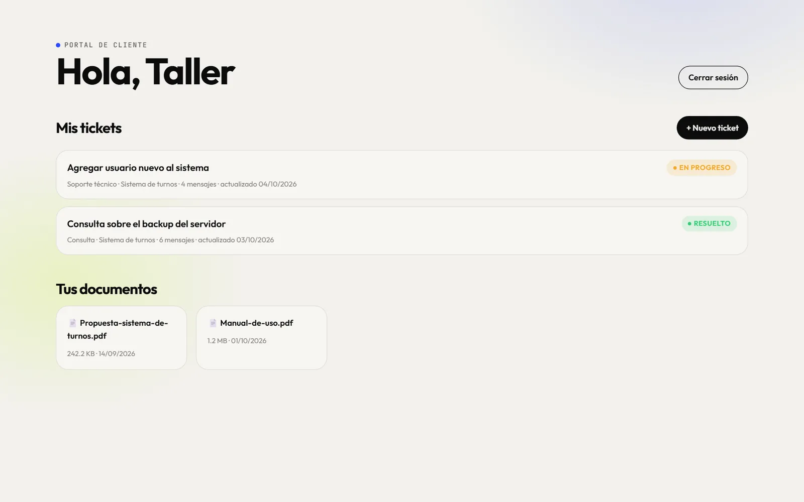 Portal de cliente con tickets de soporte y documentos
